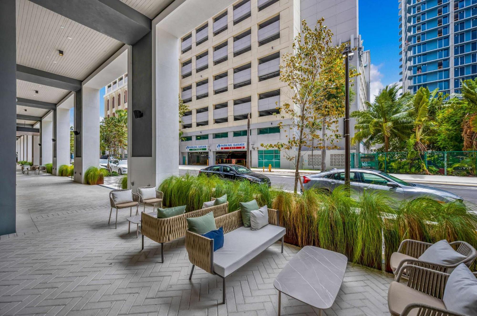 Modern Dtw Escape With Water Views Miami