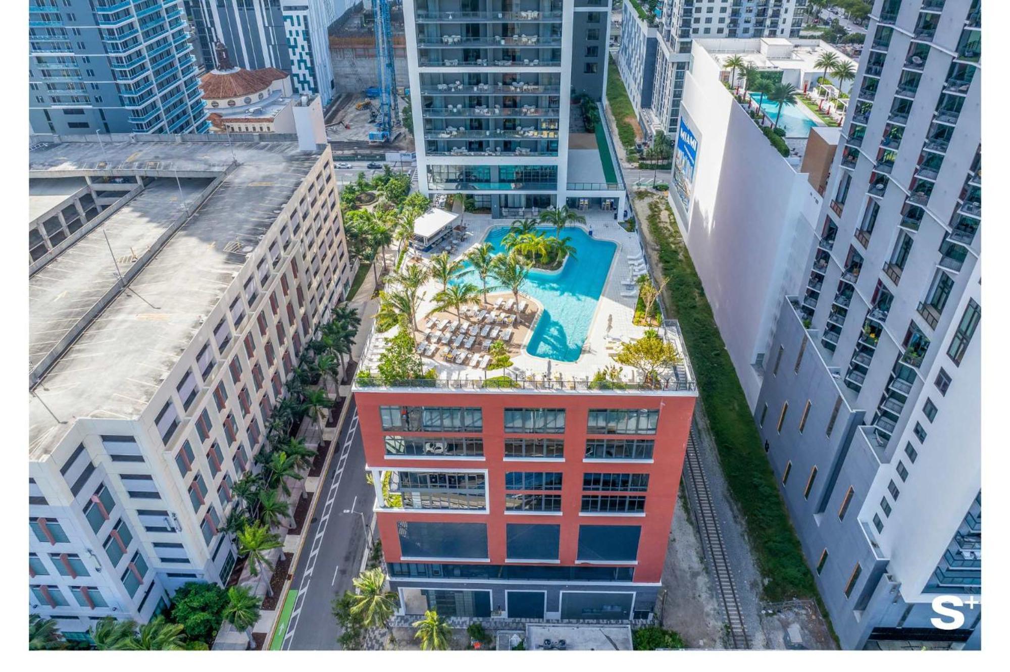 Modern Dtw Escape With Water Views