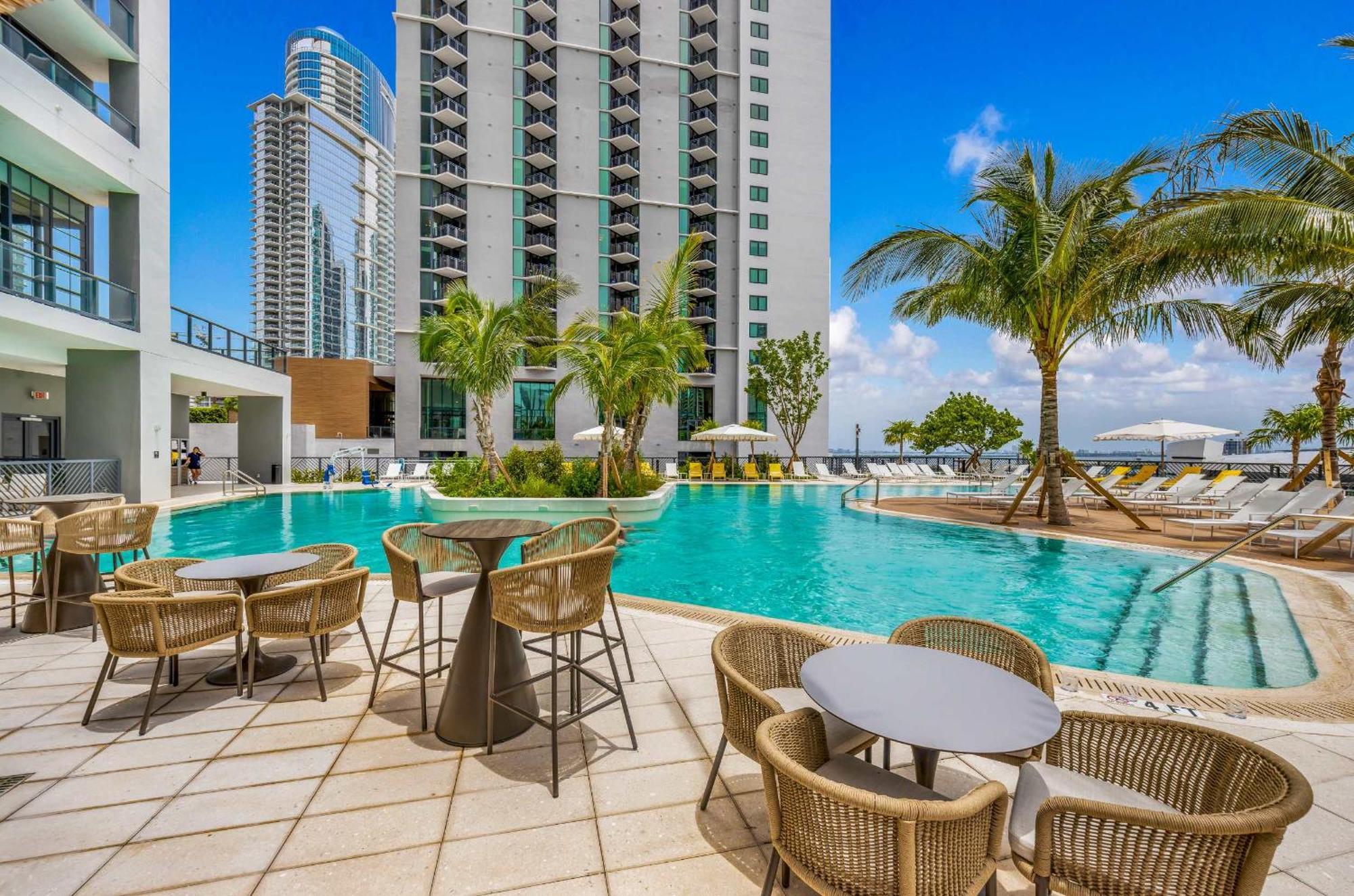 Modern Dtw Escape With Water Views Miami