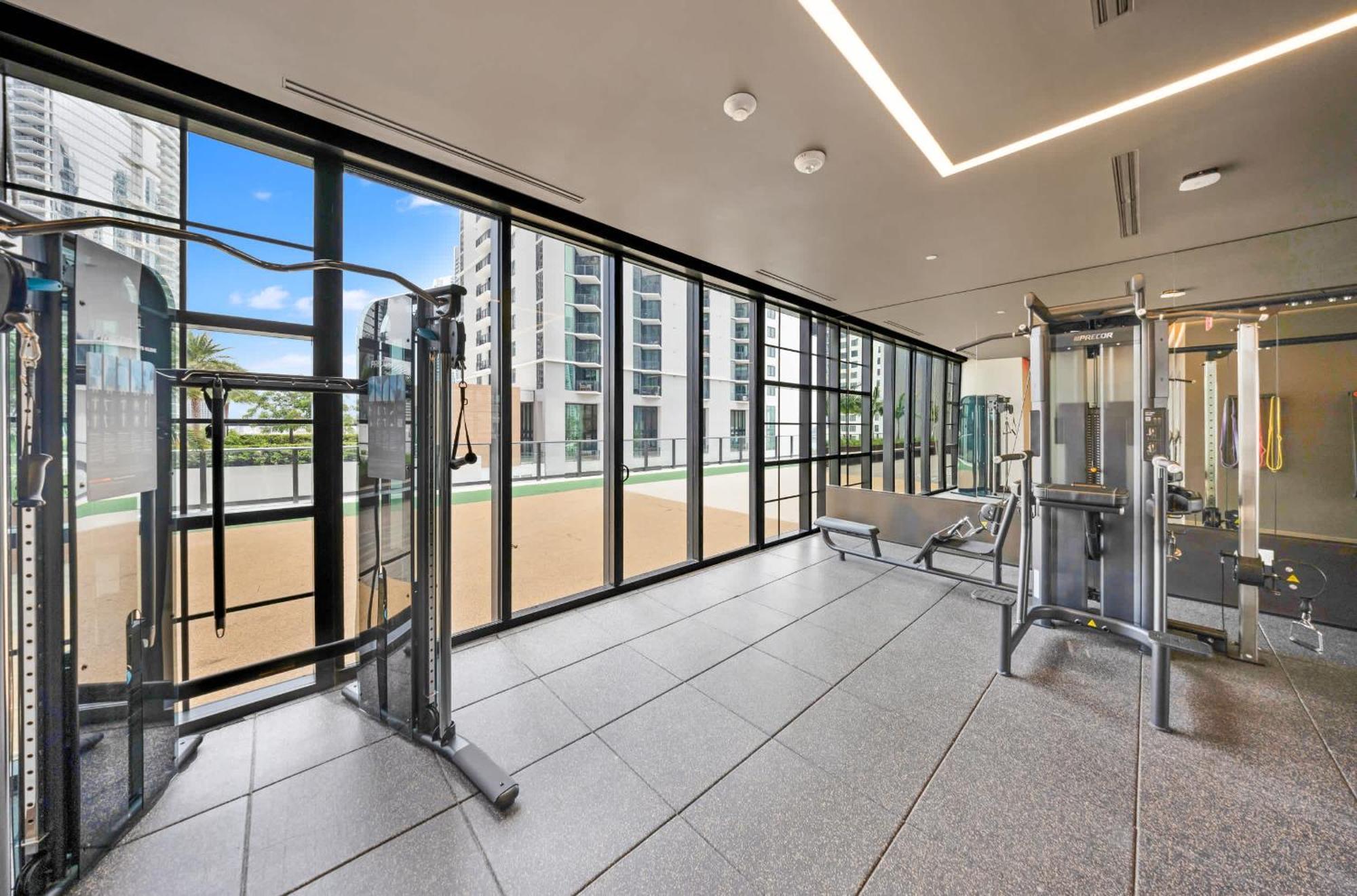 Modern Dtw Escape With Water Views * Miami