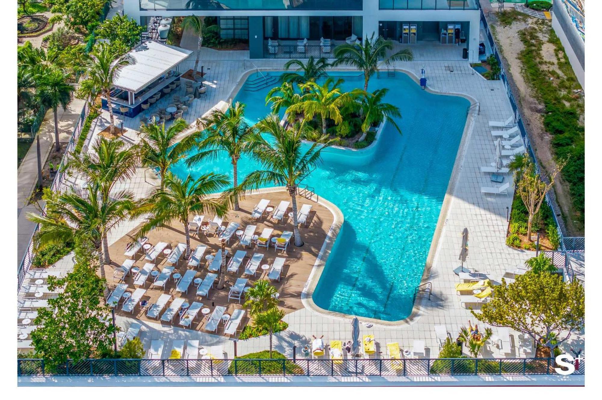 Modern Dtw Escape With Water Views *