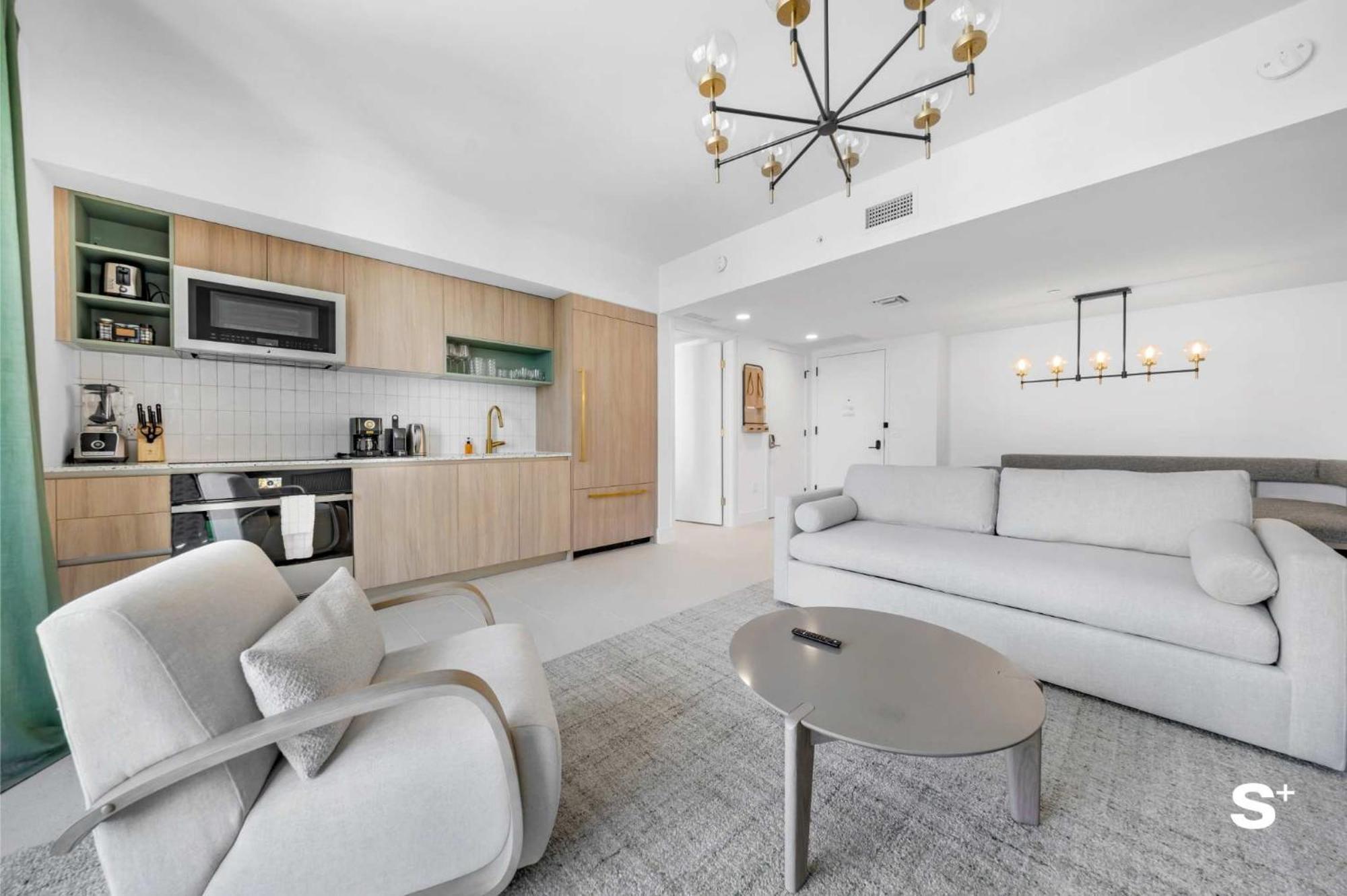 Modern Dtw Escape With Water Views Apartment Miami