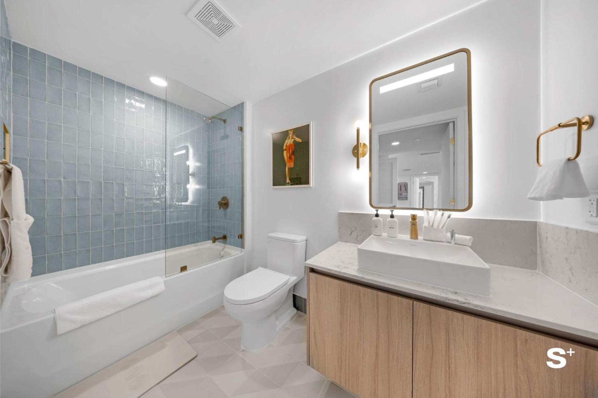 Apartment Modern Dtw Escape With Water Views Miami
