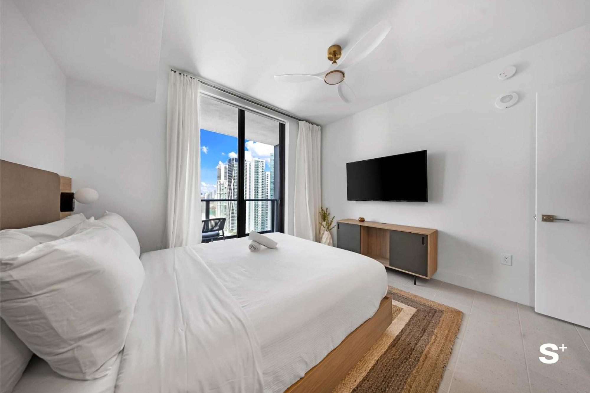 Modern Dtw Escape With Water Views Miami