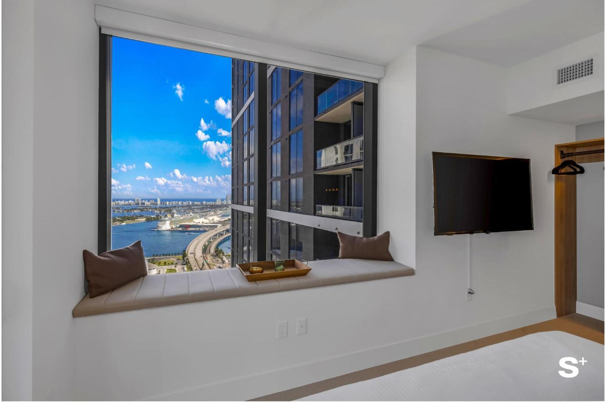 Modern Dtw Escape With Water Views