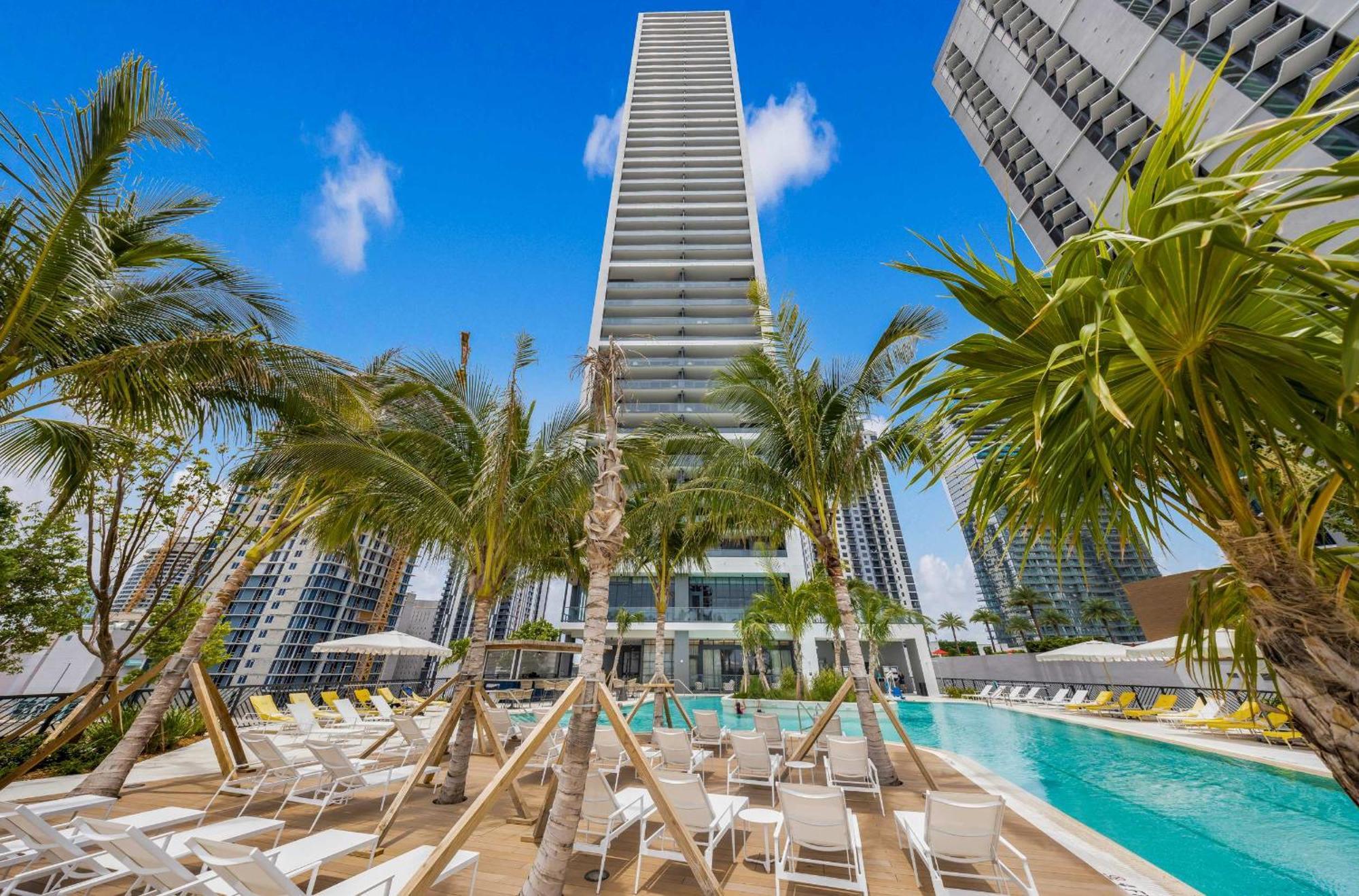 Modern Dtw Escape With Water Views Miami